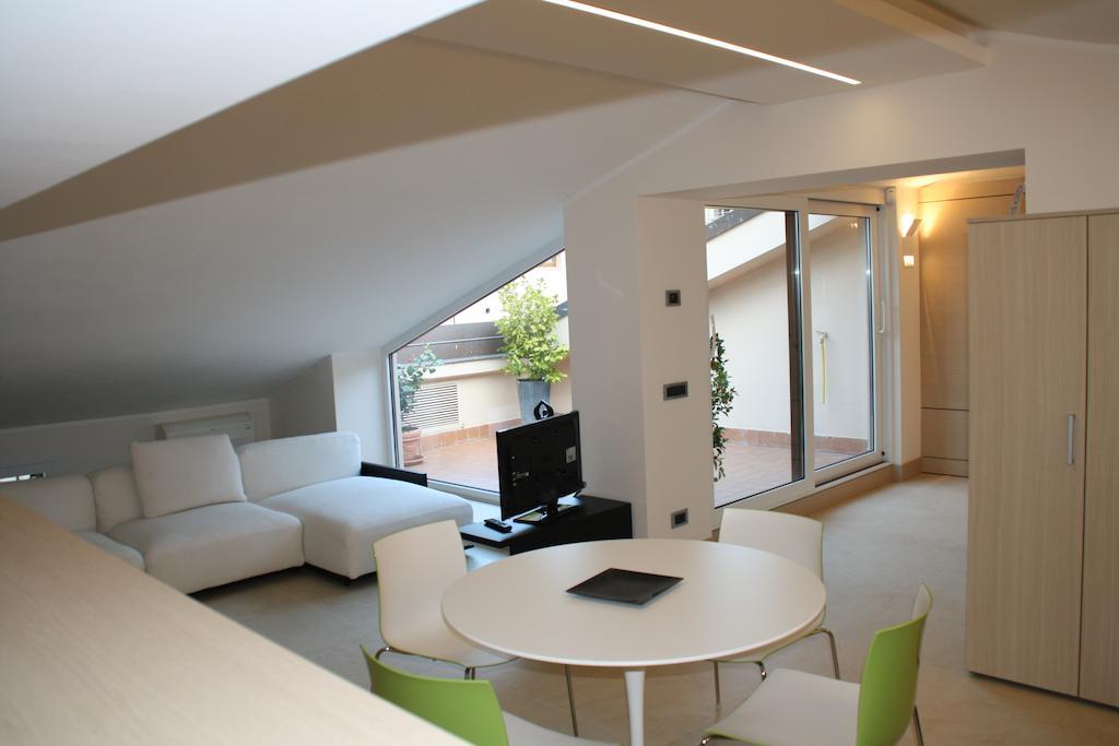 ヴェローナLa Terrazza Sull'Arenaアパートメント 部屋 写真